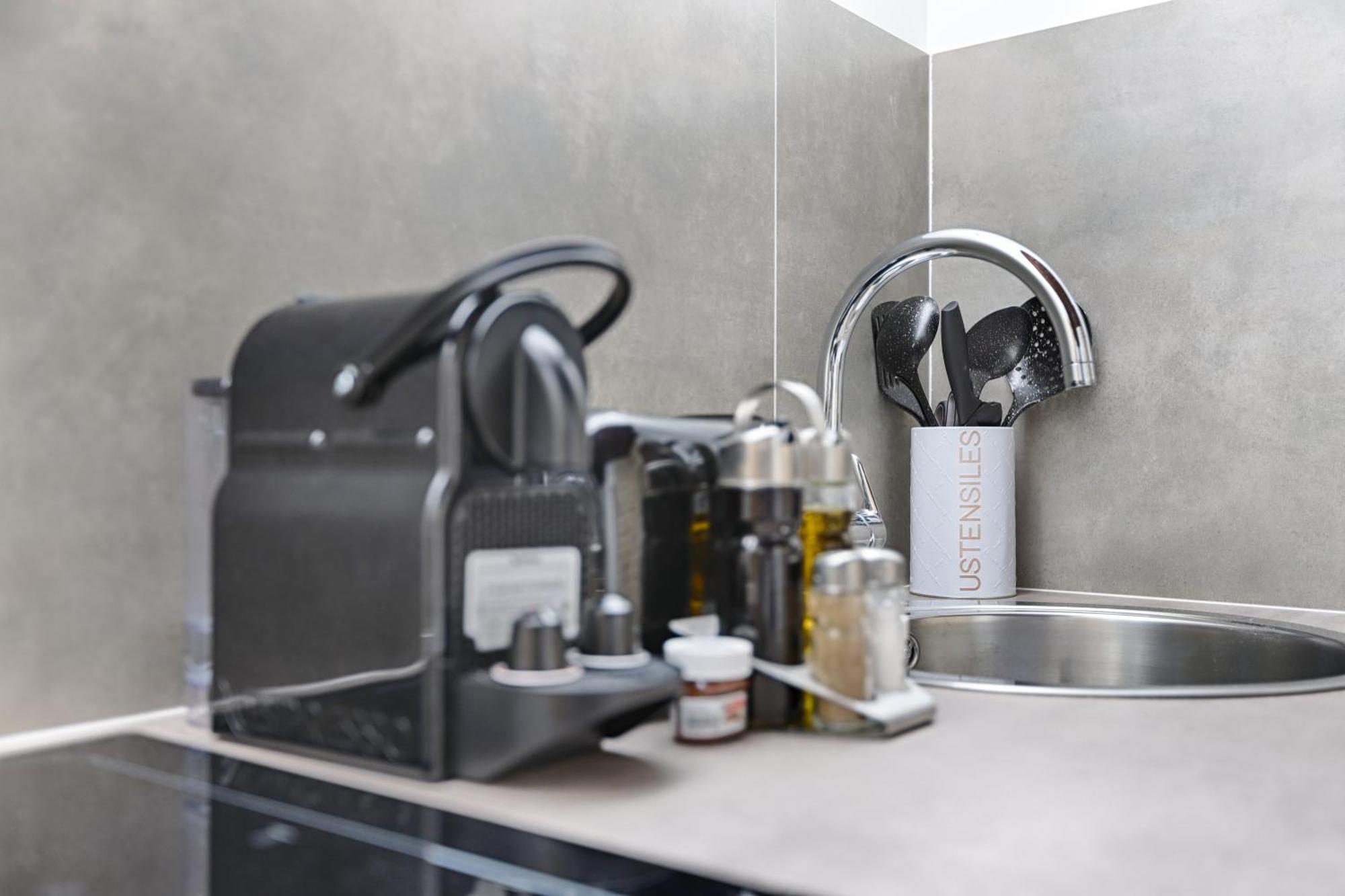 Mykeypers - Lovely Studio With Jacuzzi Paris Exteriör bild